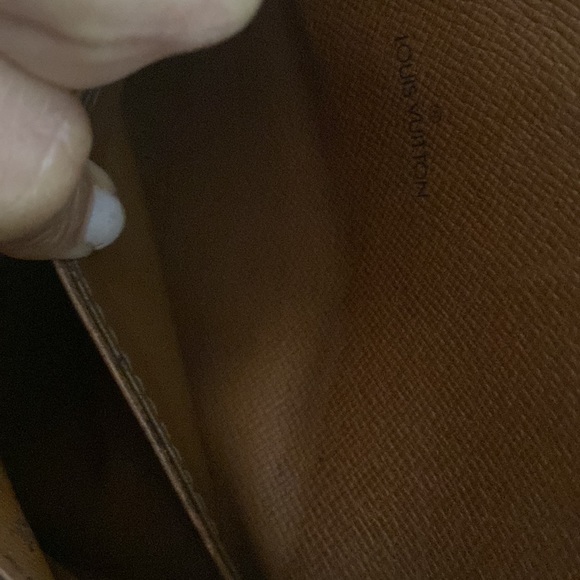 COPY - LV SAINT CLOUD PM in very good condition with brand new strap replaced b… - Picture 14 of 17